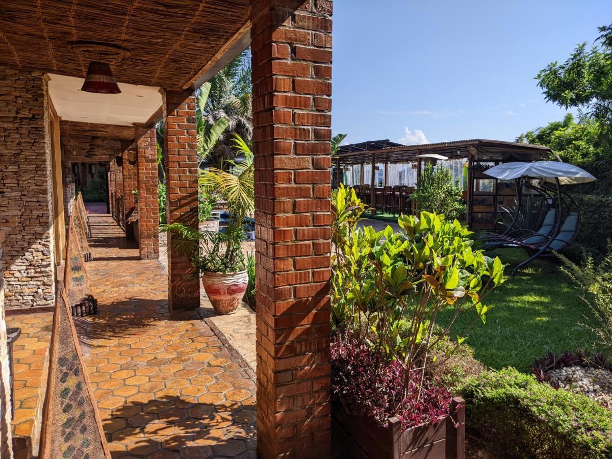 Inside Afrika Boutique Hotel Кигали Екстериор снимка