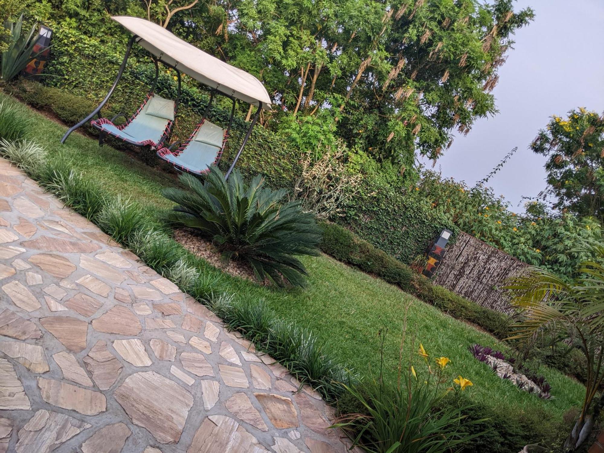 Inside Afrika Boutique Hotel Кигали Екстериор снимка