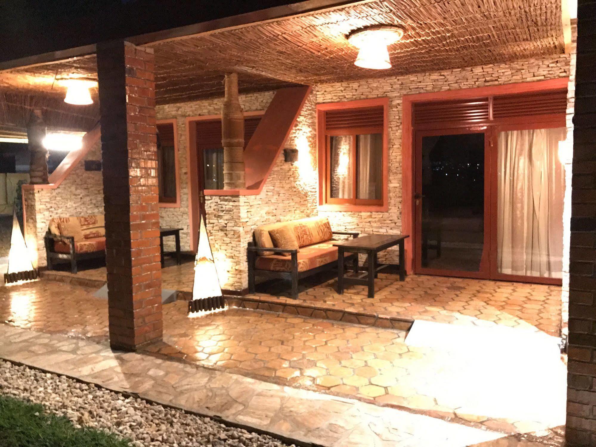 Inside Afrika Boutique Hotel Кигали Екстериор снимка