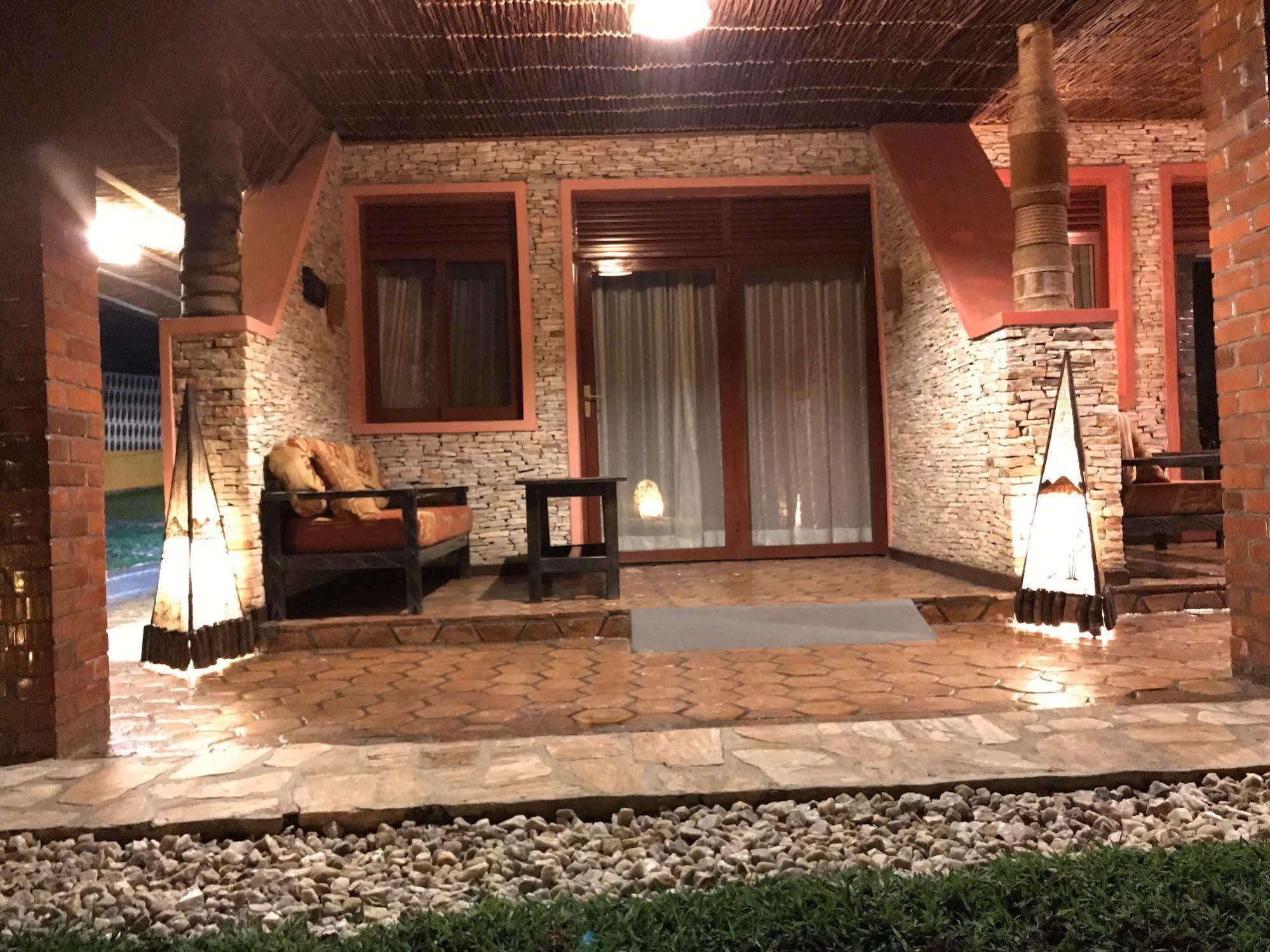 Inside Afrika Boutique Hotel Кигали Екстериор снимка